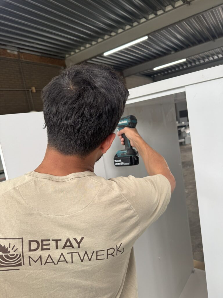Detay Maatwerk adviesgesprek en ontwerp maatwerk kast op locatie