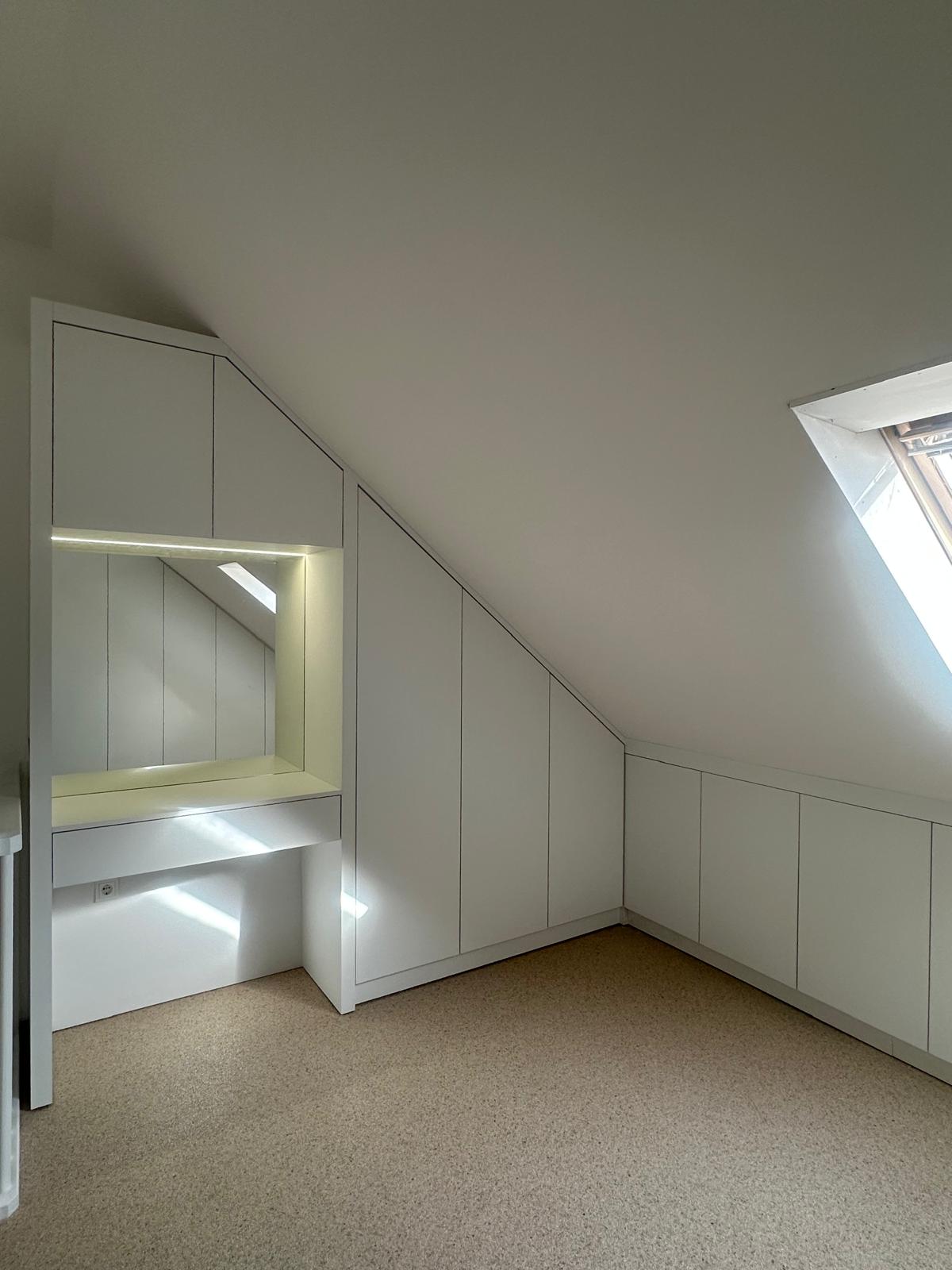 Zolderkast houten afwerking op maat
